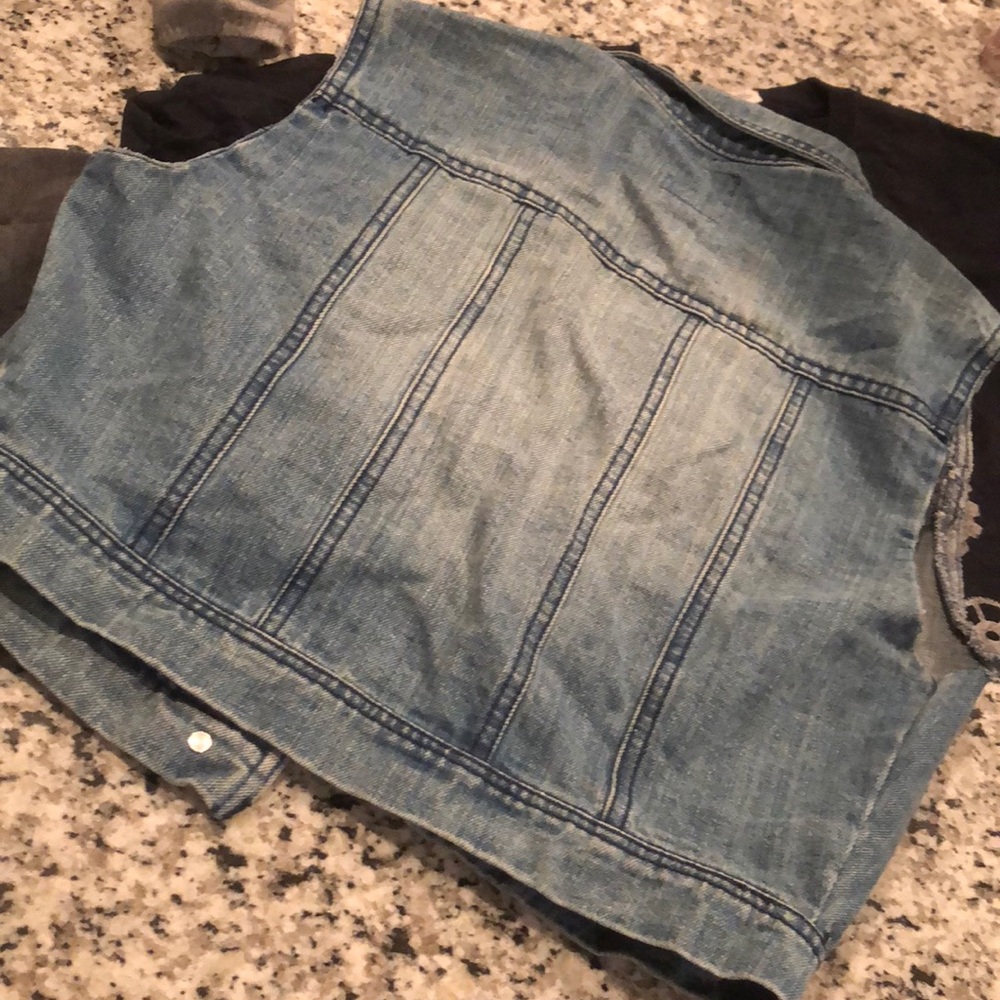 Distressed Jean Jacket✨💕 - Picture 2 of 2
